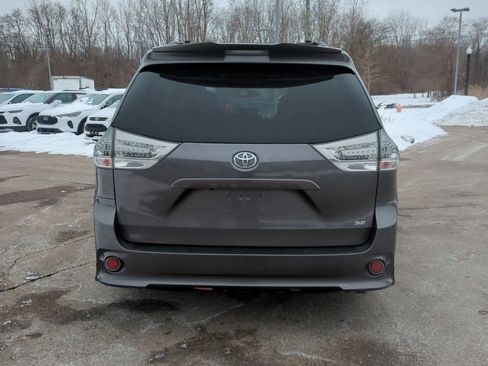 Used 2015 Toyota Sienna SE Premium image 7