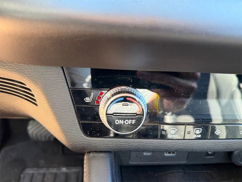 Used 2022 Mitsubishi Outlander SE image 30