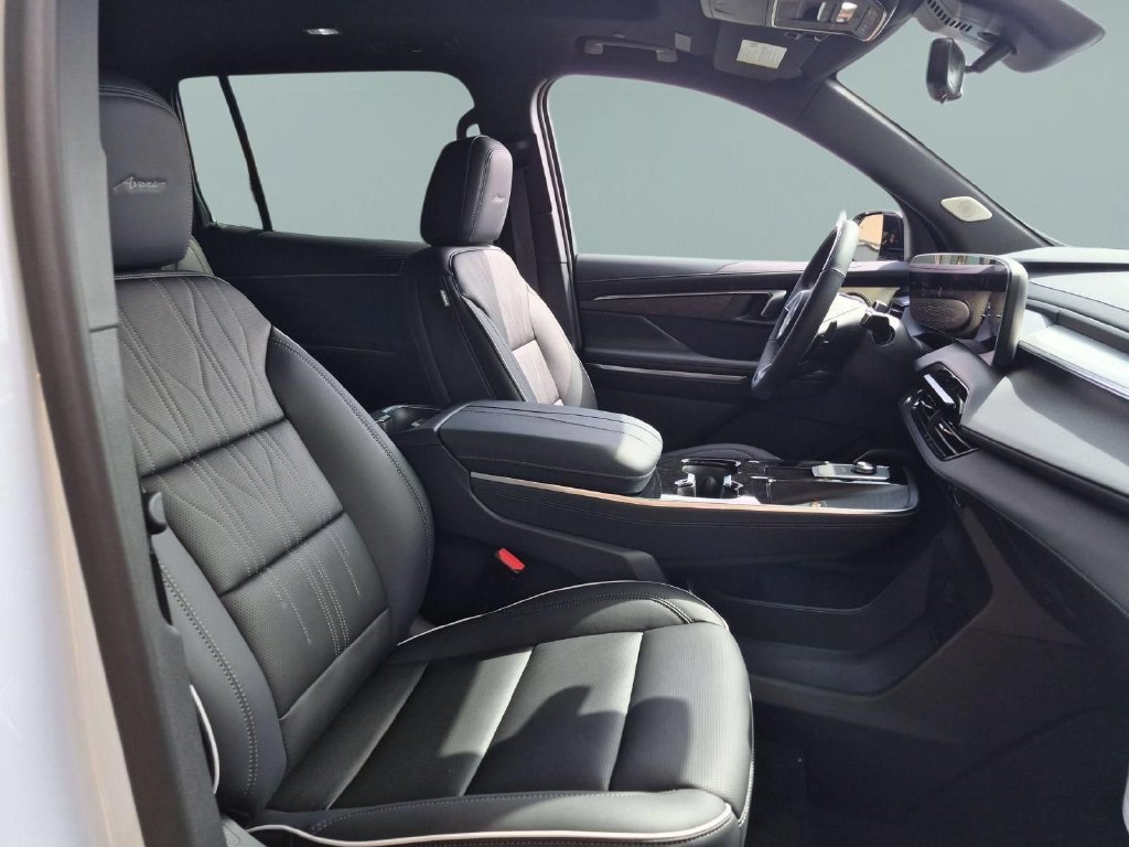 New 2027 Buick Enclave Avenir FWD image 25