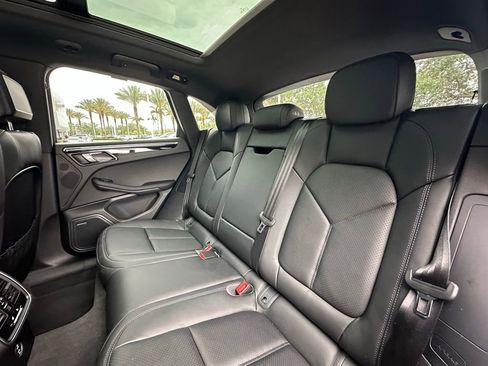 Certified 2026 Porsche Macan AWD/4WD image 37
