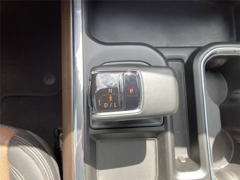 Used 2024 Chevrolet Silverado 1500 High Country w/ Technology Package image 16