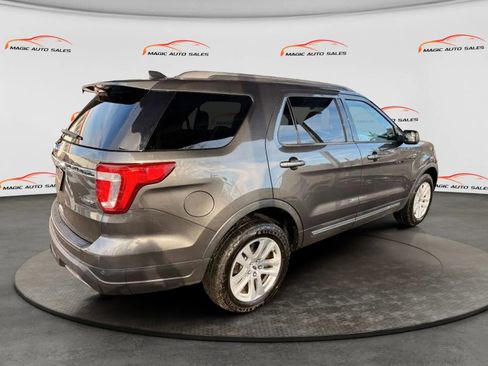 Used 2019 Ford Explorer XLT AWD/4WD image 11