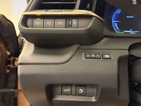 Used 2025 Toyota Crown Signia AWD/4WD image 20