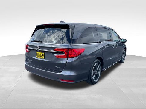 Used 2023 Honda Odyssey Elite image 3