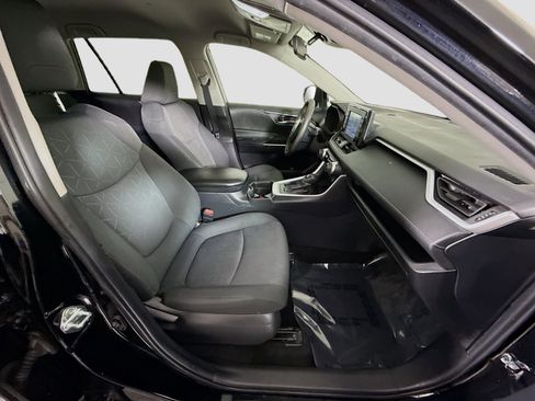 Used 2021 Toyota RAV4 XLE FWD image 29