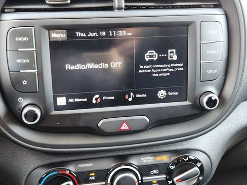 Certified 2025 Kia Soul LX w/ LX Technology Package FWD image 17