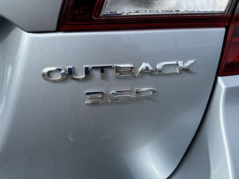 Used 2015 Subaru Outback 3.6R Limited image 36