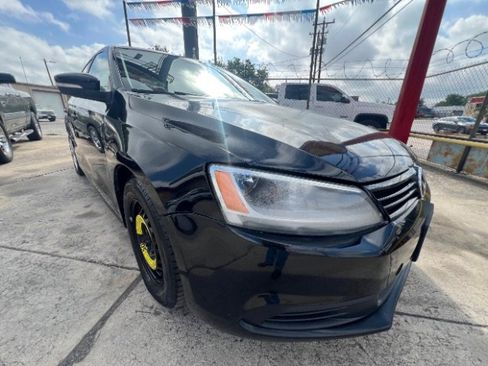 Used 2014 Volkswagen Jetta SE FWD image 3