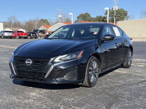 Used 2025 Nissan Altima 2.5 SV image 5