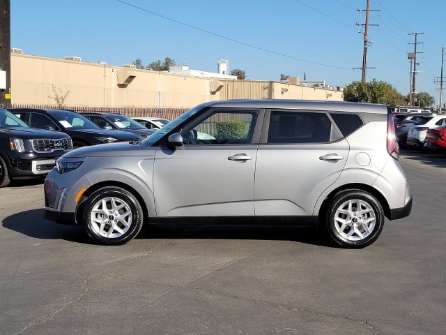 Certified 2025 Kia Soul LX w/ LX Technology Package FWD image 9