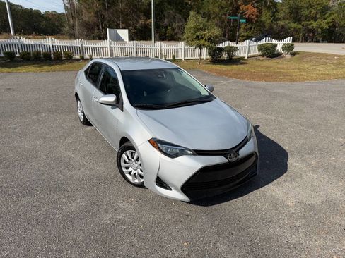 Used 2018 Toyota Corolla LE image 38
