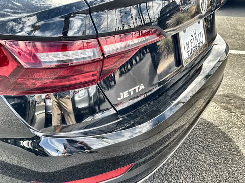 Used 2020 Volkswagen Jetta SE image 32