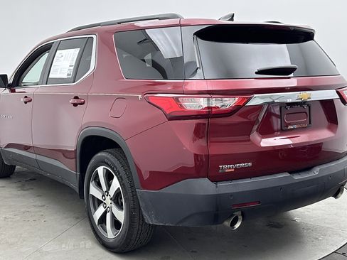 Used 2019 Chevrolet Traverse LT w/ LT Premium Package FWD image 6