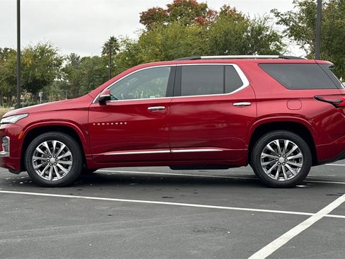 Used 2023 Chevrolet Traverse Premier image 13