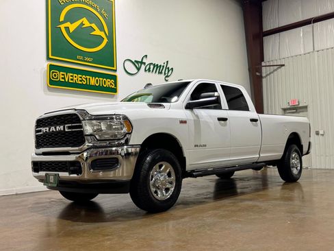Used 2021 RAM 2500 Tradesman w/ Chrome Appearance Group image 3
