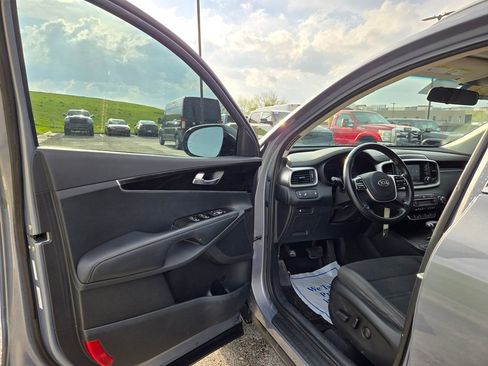 Used 2020 Kia Sorento LX w/ LX I4 Convenience Package FWD image 12