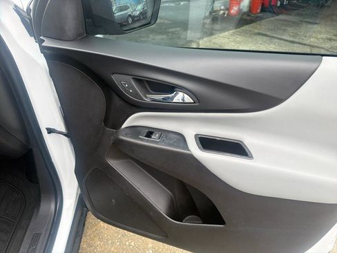 Used 2019 Chevrolet Equinox LS w/ LS Convenience Package image 20