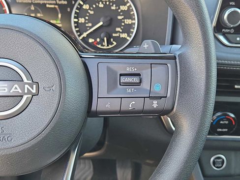 Used 2023 Nissan Rogue SV image 23