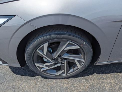 Used 2024 Hyundai Elantra SEL w/ Convenience Package image 48