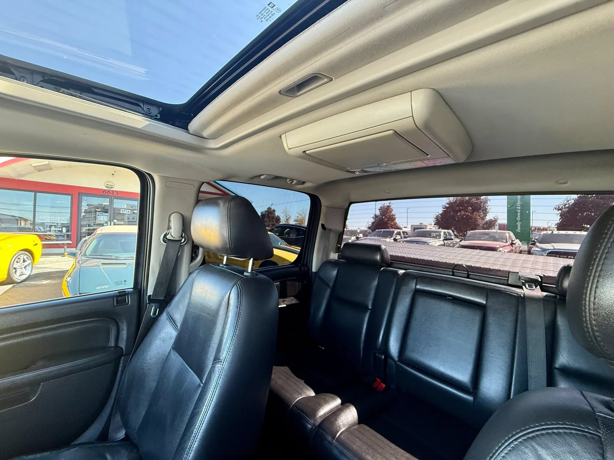 Used 2011 GMC Sierra 2500 Denali AWD/4WD image 11