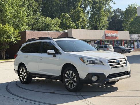 Used 2016 Subaru Outback 2.5i Limited image 3
