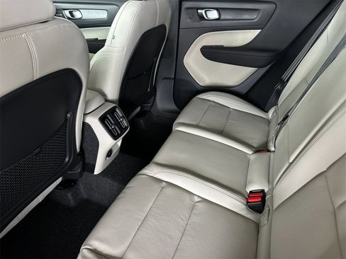 New 2026 Volvo XC40 B5 Ultra image 11