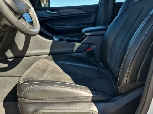 Certified 2023 Jeep Grand Cherokee L Laredo AWD/4WD image 22