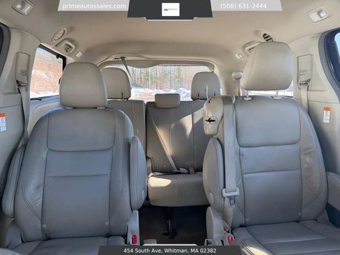 Used 2017 Toyota Sienna XLE image 30