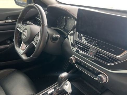 Used 2024 Nissan Altima 2.5 SR w/ SR Premium Package FWD image 20