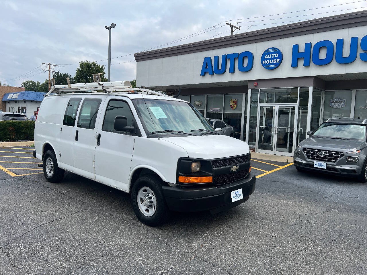 Used 2012 Chevrolet Express 2500 w/ Cold Climate Package RWD image 3