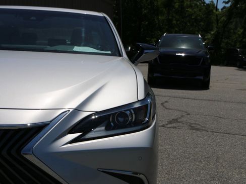 Used 2021 Lexus ES 350 w/ Premium Package FWD image 13