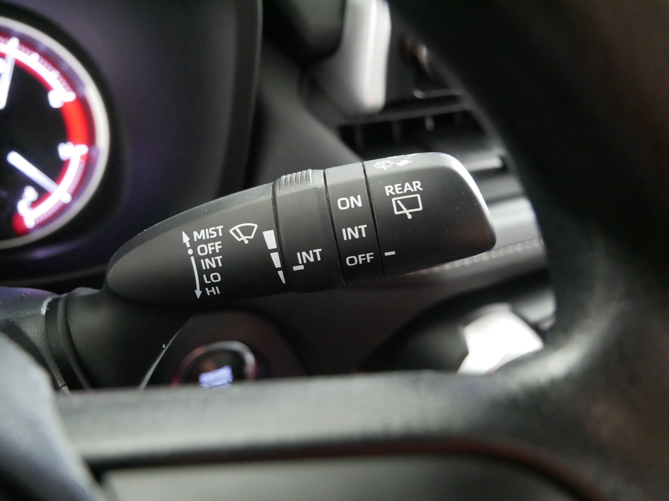 Used 2023 Toyota RAV4 XLE AWD/4WD image 32