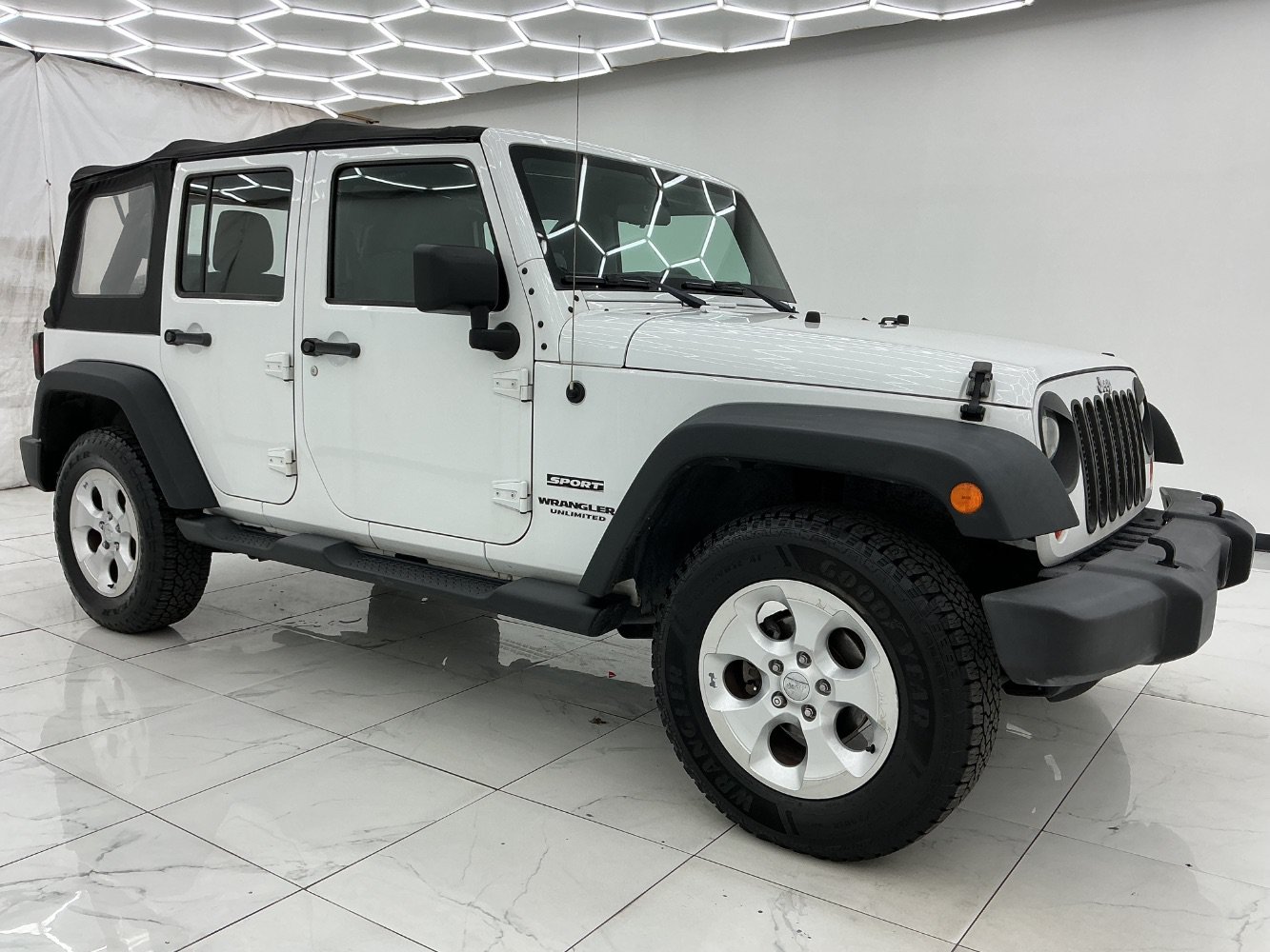 Used 2013 Jeep Wrangler Unlimited Sport AWD/4WD image 7