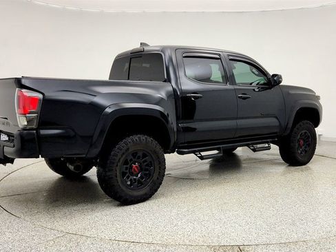 Used 2022 Toyota Tacoma TRD Sport w/ Technology Package image 5