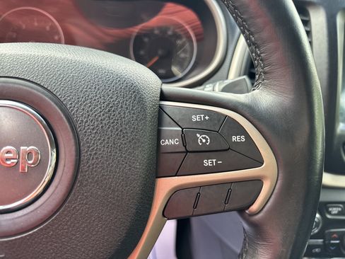 Used 2015 Jeep Cherokee Limited AWD/4WD image 15