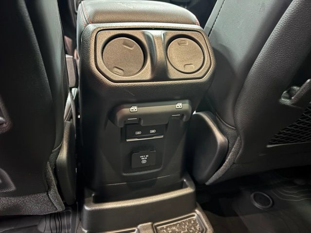 Used 2026 Jeep Wrangler Unlimited Rubicon AWD/4WD image 16