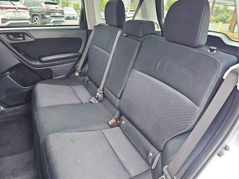 Used 2016 Subaru Forester 2.5i Premium image 12