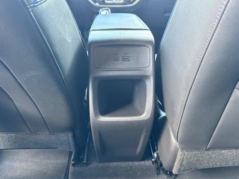 Used 2025 Buick Envista Sport Touring w/ Convenience II Package FWD image 13