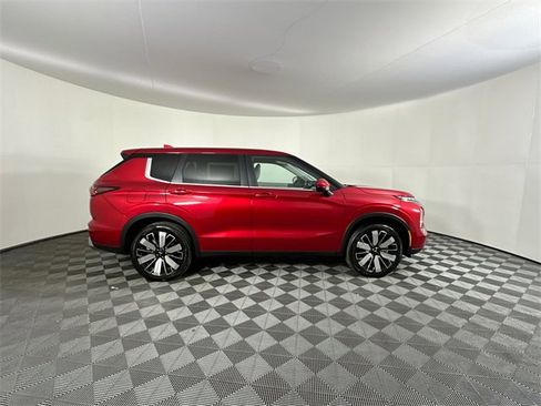 New 2026 Mitsubishi Outlander SE image 5