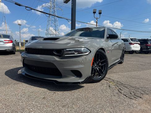 Used 2019 Dodge Charger Scat Pack RWD image 3