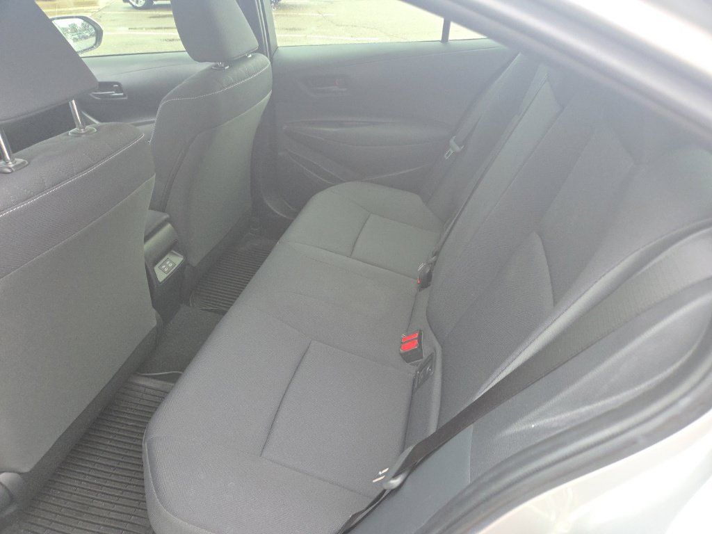 Used 2023 Toyota Corolla LE FWD image 9
