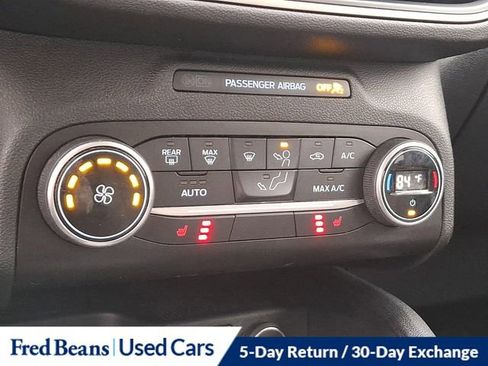 Certified 2020 Ford Escape SE image 21