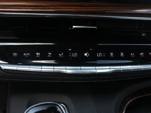 Used 2023 Cadillac Escalade ESV Premium Luxury AWD/4WD image 11