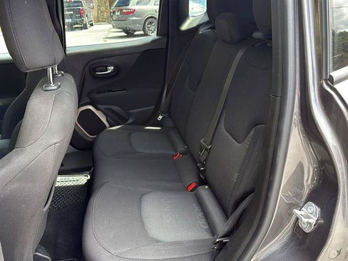 Used 2017 Jeep Renegade Latitude AWD/4WD image 9