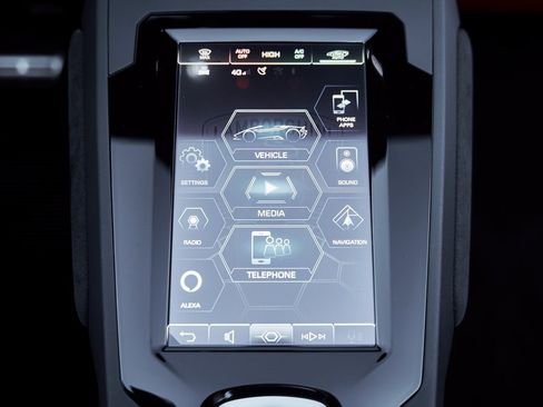 Used 2024 Lamborghini Huracan EVO image 58