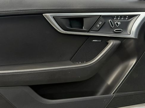 Used 2020 Jaguar F-TYPE Convertible RWD image 35