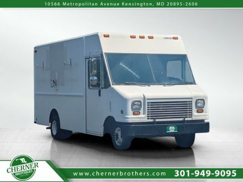 Used 2013 Ford E-350 and Econoline 350 Super Duty w/ Air Conditioning Prep Pkg RWD image 1