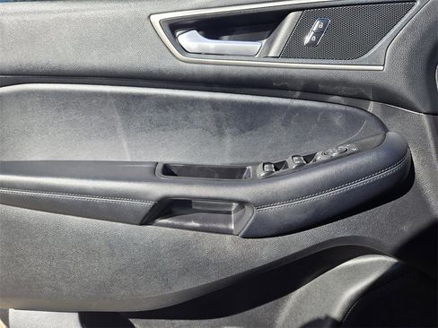 Used 2018 Ford Edge SEL w/ Equipment Group 201A image 25