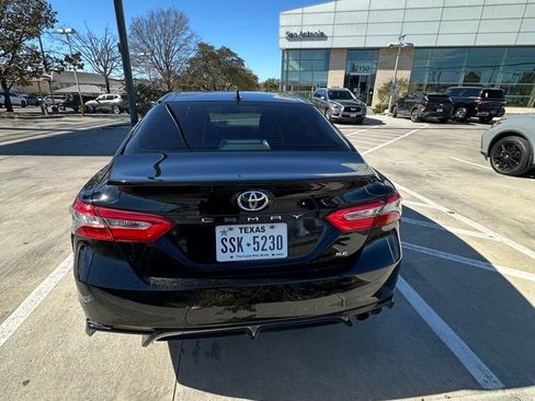 Used 2019 Toyota Camry SE image 17