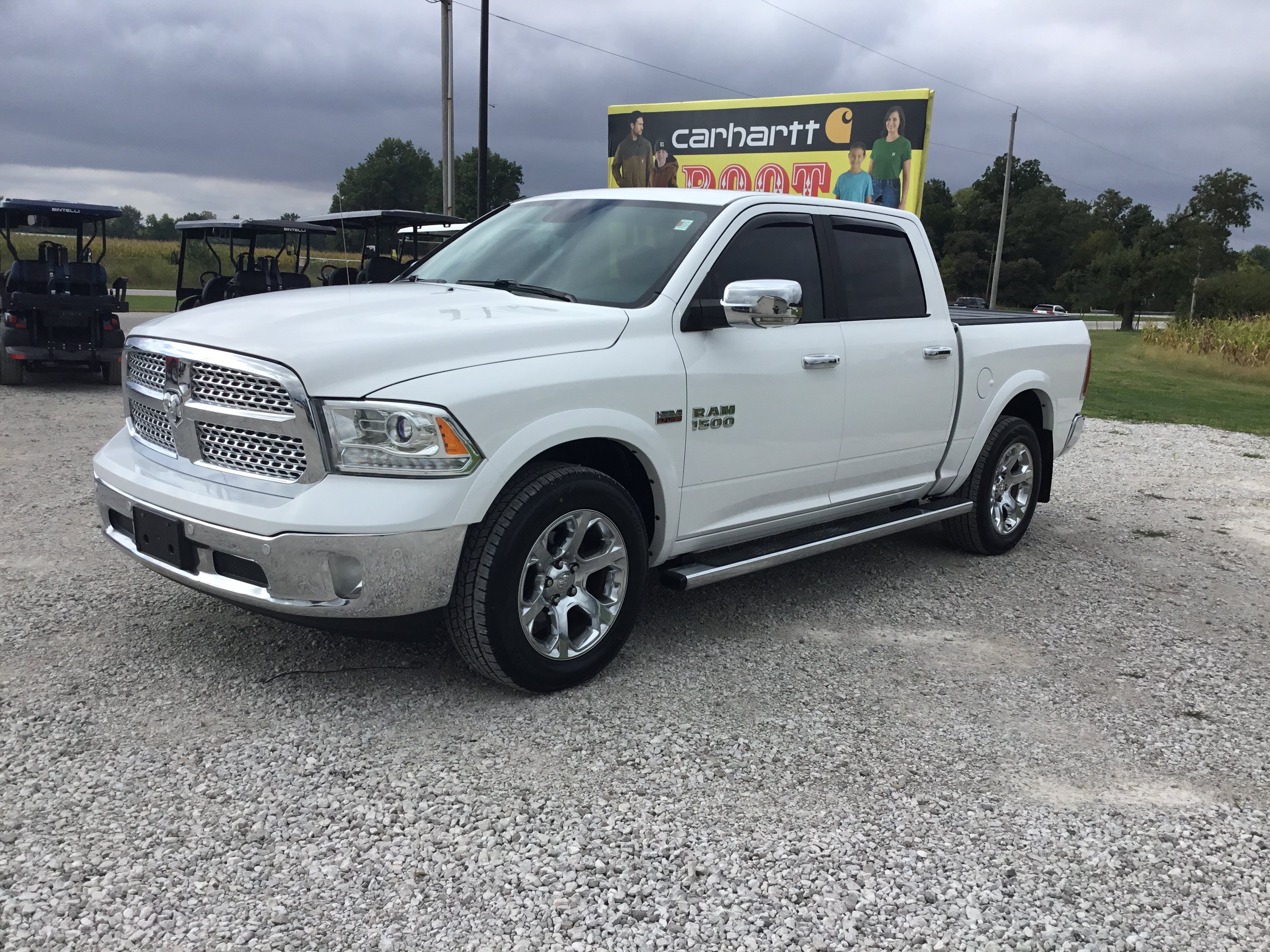 Used 2017 RAM 1500 Laramie w/ Convenience Group AWD/4WD image 7